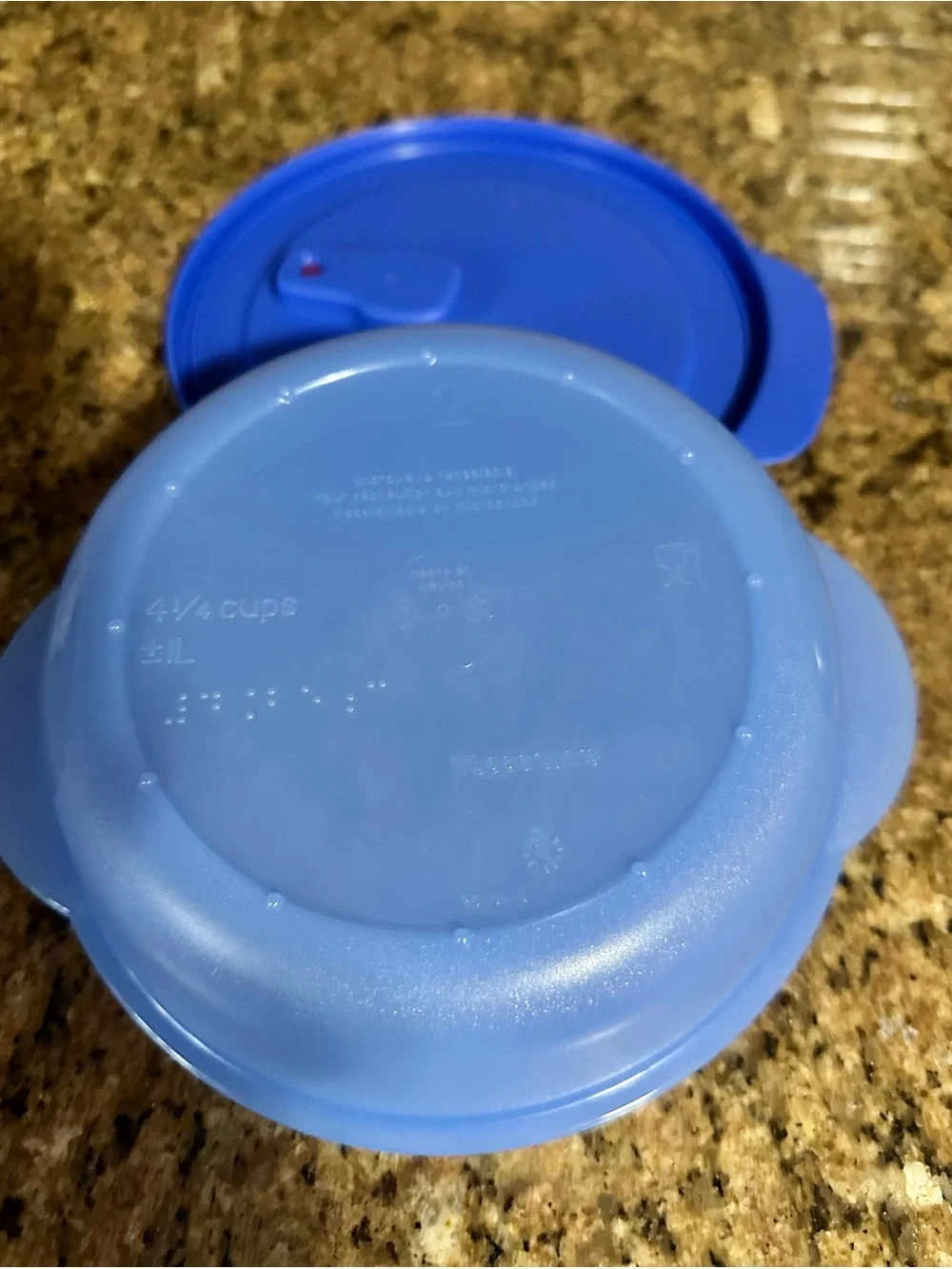 Tupperware crystal wave Container 4 1/4 cups - 1 liter - blue color